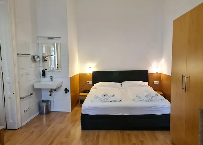 Hotel Ani-falstaff 3*