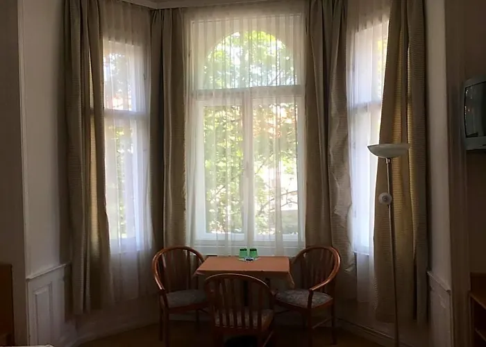 Hotel Ani-falstaff
