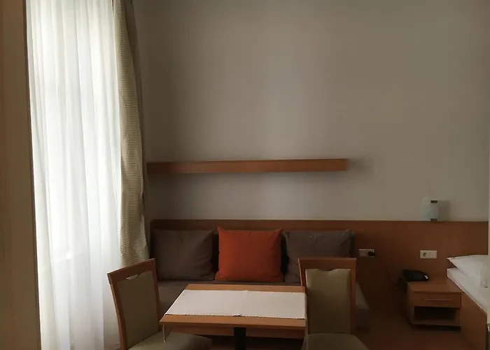 Hotel Ani-falstaff 3*