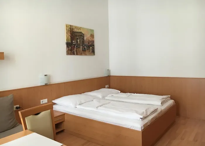 Hotel Ani-falstaff 3*